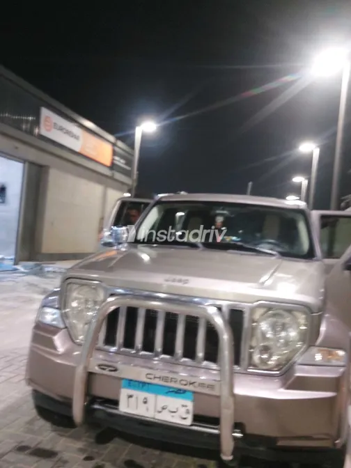 Jeep Cherokee 2013 Silver Used for Sale - 9