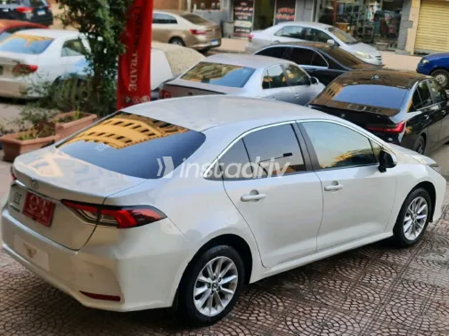 Toyota Corolla 2021 White Used for Sale - 2