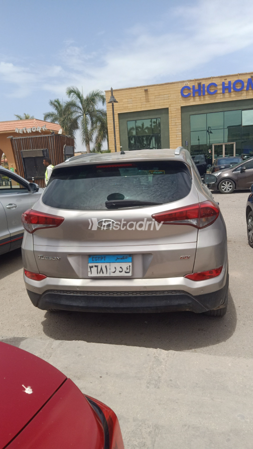 Hyundai Tucson 2017 Champagne Used for Sale - 4