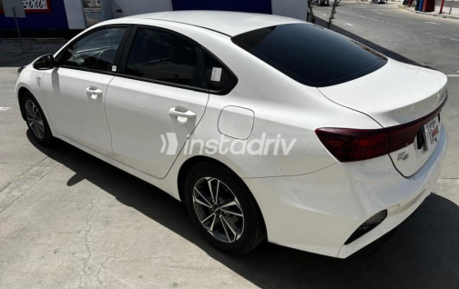 Kia K3 2022 White Used for Sale - 4