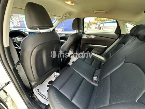 Kia K3 2022 White Used for Sale - 8
