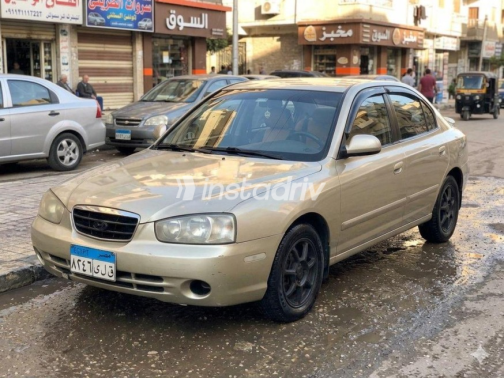 هيونداي افانتي 2000 ذهبي مستعملة للبيع - 2