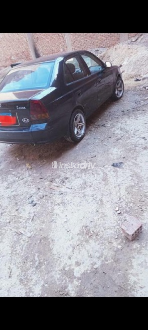 Hyundai Verna 2012 Black Used for Sale - 8