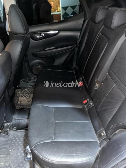Nissan Qashqai 2017 White Used for Sale - 5