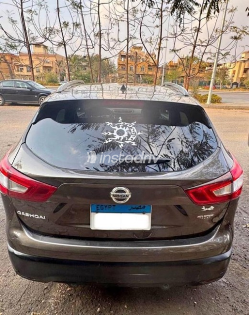 Nissan Qashqai 2017 White Used for Sale - 6