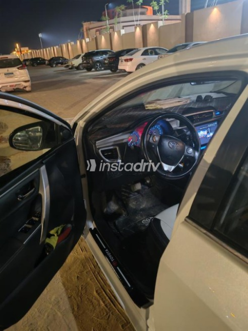 Toyota Corolla 2016 White Used for Sale - 2