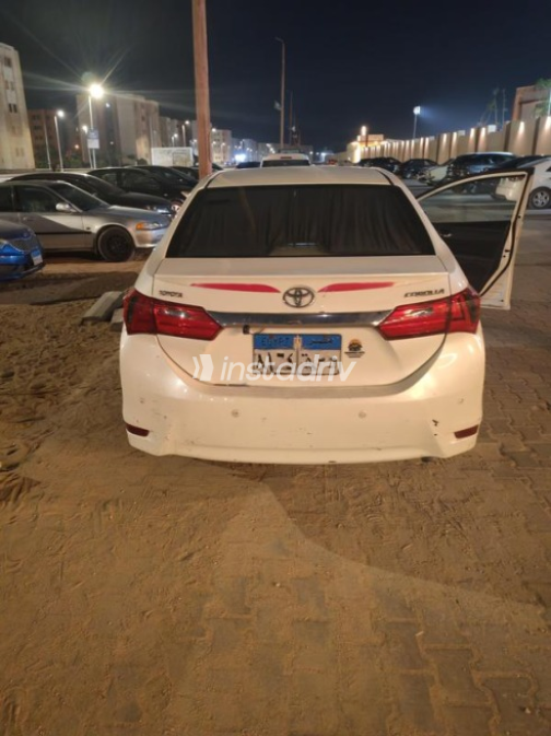 Toyota Corolla 2016 White Used for Sale - 3