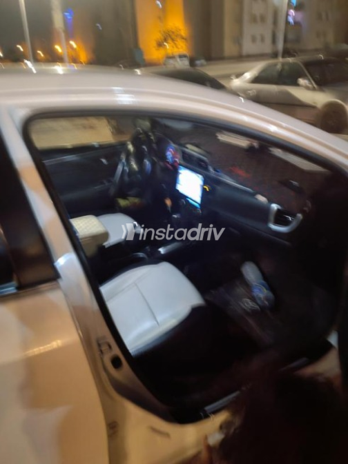 Toyota Corolla 2016 White Used for Sale - 5