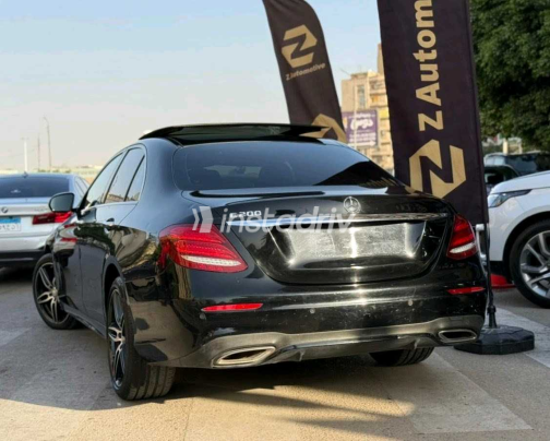 مرسيدس E 200 2017 أسود مستعملة للبيع - 1