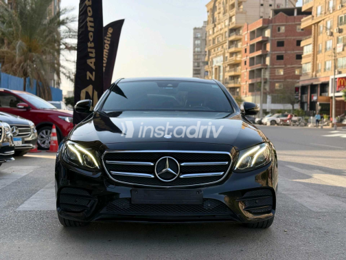 مرسيدس E 200 2017 أسود مستعملة للبيع - 3