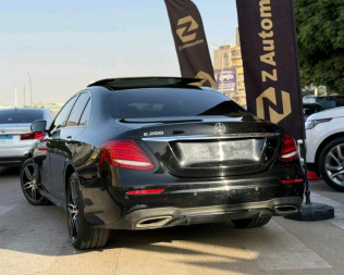 مرسيدس E 200 2017 أسود مستعملة للبيع