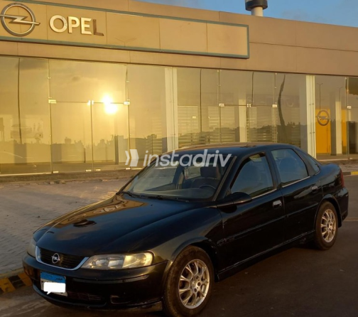 اوبل فيكترا 2000 أسود مستعملة للبيع - 3