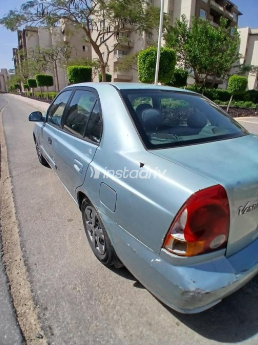 هيونداي فيرنا 2007 سماوي مستعملة للبيع - 6