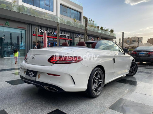 Mercedes C 180 2019 White Used for Sale - 9