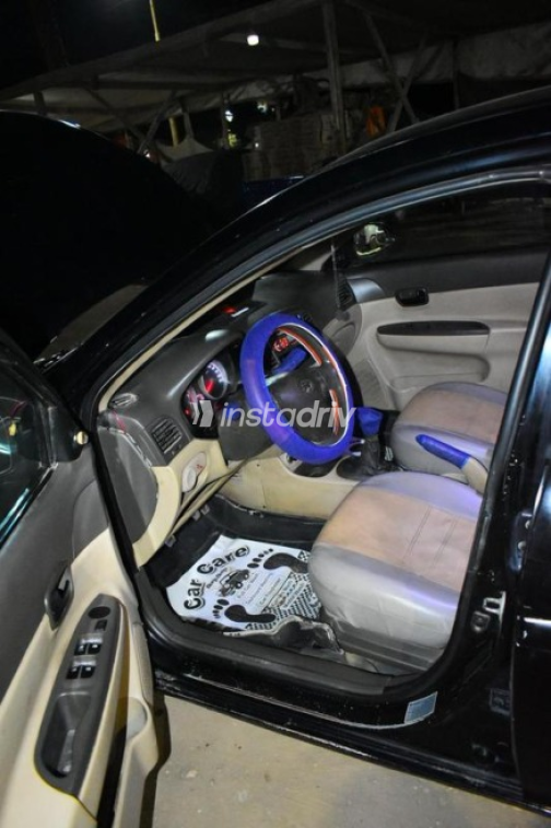 Hyundai Accent 2010 Black Used for Sale - 8