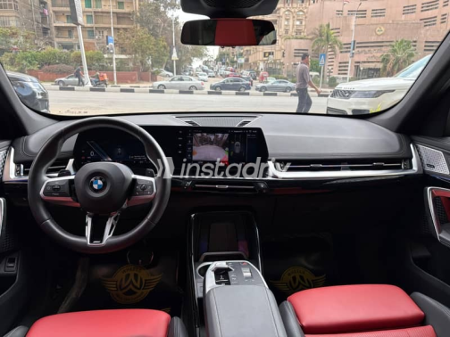 بي ام دبليو X1 2025 أبيض مستعملة للبيع - 9
