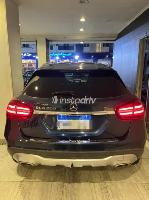 مرسيدس GLA 200 2019 أزرق غامق مستعملة للبيع - 6