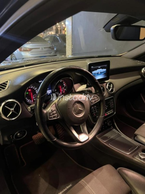 مرسيدس GLA 200 2019 أزرق غامق مستعملة للبيع - 7