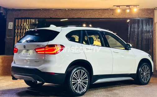 بي ام دبليو X1 2019 أبيض مستعملة للبيع - 6