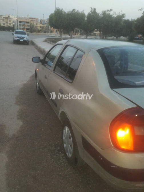 رينو كليو 2003 فضي مستعملة للبيع - 4