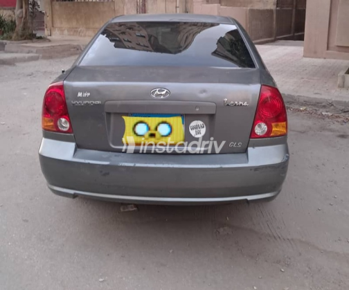 Hyundai Verna 2015 Gray Used for Sale - 5