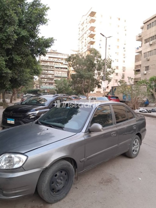 Hyundai Verna 2015 Gray Used for Sale - 6