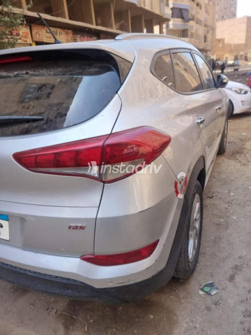 Hyundai Tucson 2018 White Used for Sale - 4