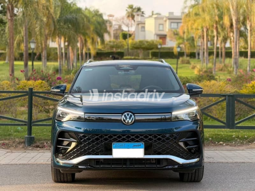 فولكس فاغن تيجون 2024 أزرق غامق مستعملة للبيع - 1