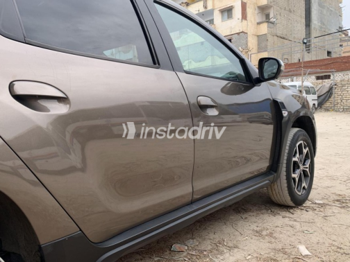 رينو داستر 2021 موكا مستعملة للبيع - 4