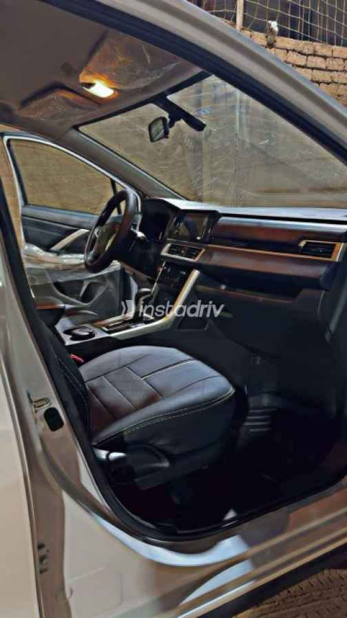 Mitsubishi Xpander 2024 White Used for Sale - 2