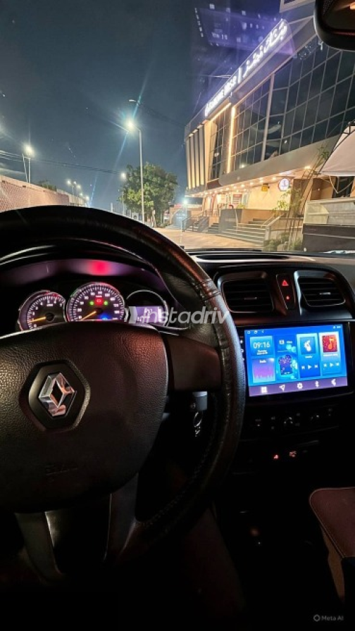 Renault Logan 2017 Red Used for Sale - 1