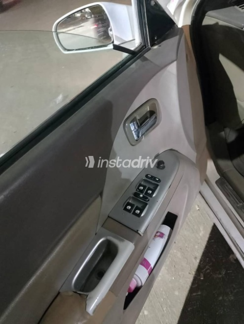 اسبيرانزا A516 2010 أبيض مستعملة للبيع - 3