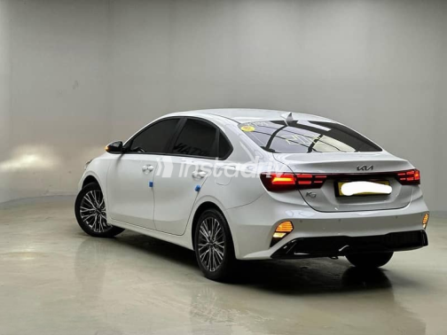 كيا K3 2025 أبيض مستعملة للبيع - 2