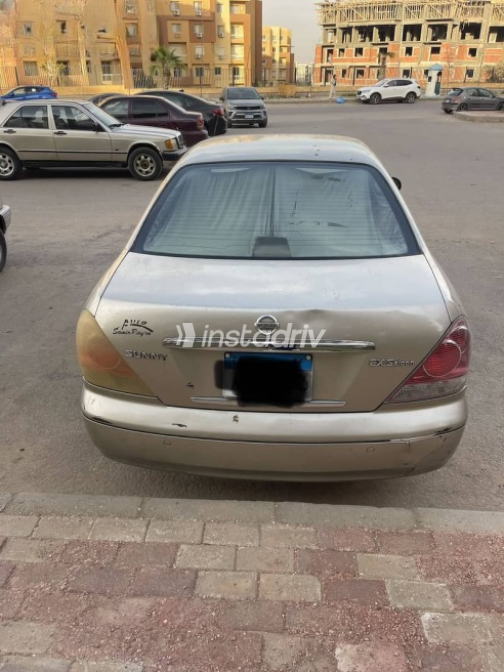 Nissan Sunny 2012 Gold Used for Sale - 2