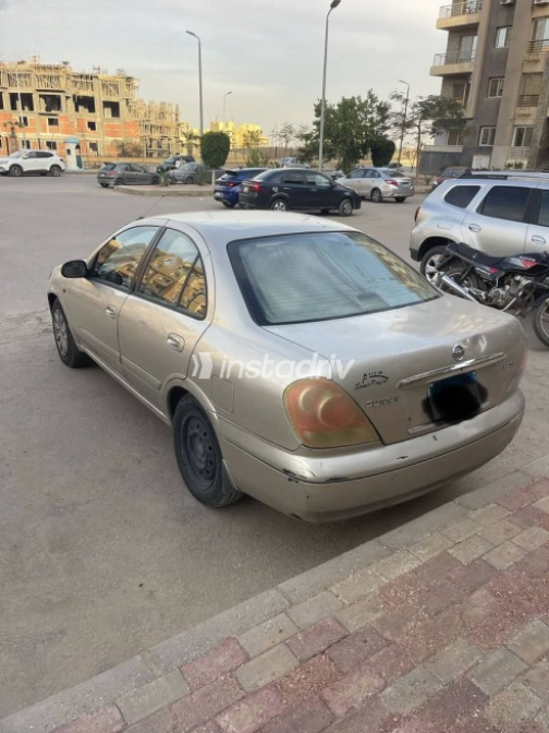 Nissan Sunny 2012 Gold Used for Sale - 4