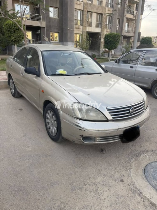 Nissan Sunny 2012 Gold Used for Sale - 6