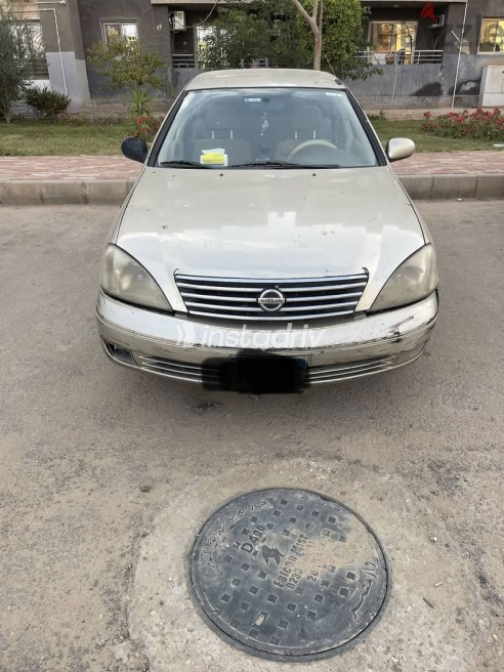 Nissan Sunny 2012 Gold Used for Sale - 7