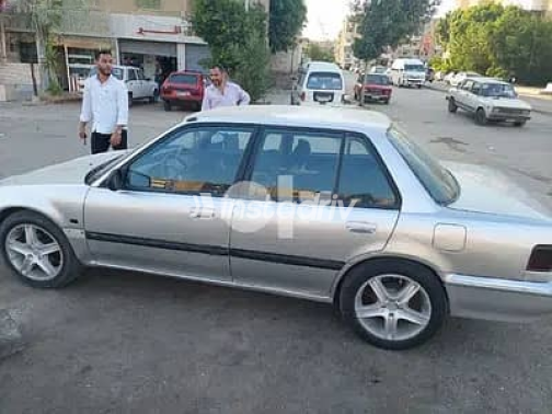 هوندا سيفك 1990 أبيض مستعملة للبيع - 2