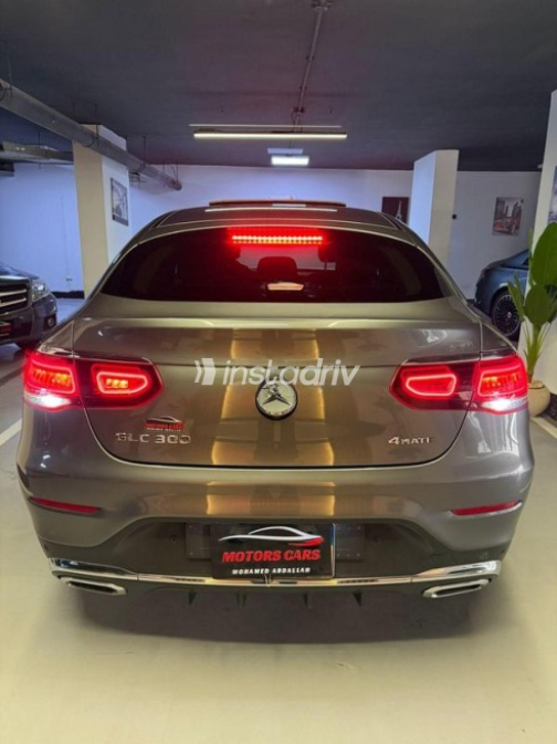 مرسيدس GLC 300 2021 رمادي مستعملة للبيع - 4