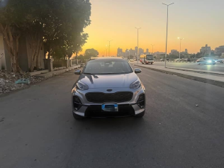 كيا سبورتاج 2022 فضي مستعملة للبيع