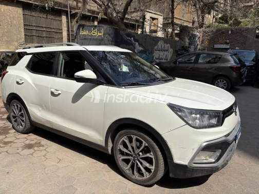 Ssang Yong Tivoli XLV 2019 White Used for Sale - 3