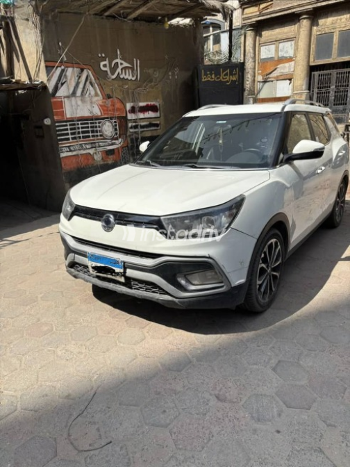 Ssang Yong Tivoli XLV 2019 White Used for Sale - 5