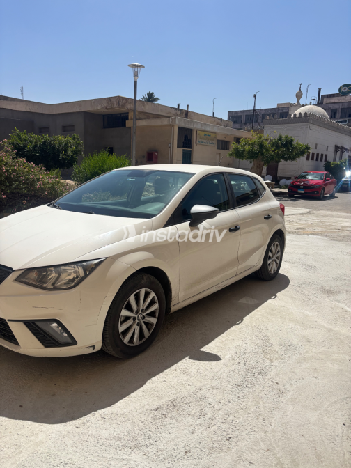 سيات ابيزا 2021 أبيض مستعملة للبيع - 2
