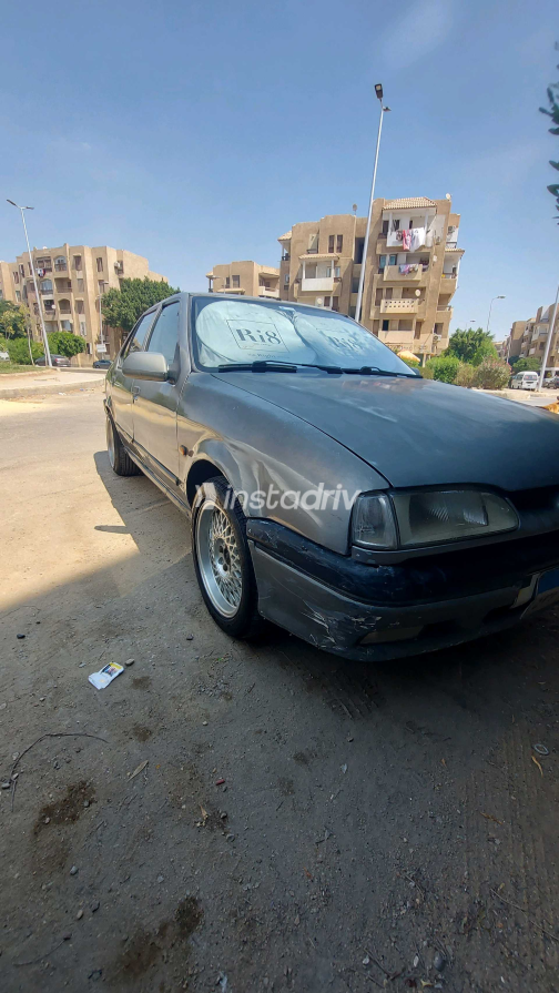 Renault Rainbow 2000 Champagne Used for Sale - 4