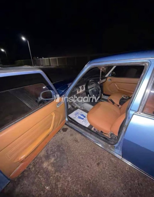 بيجو 504 1978 أزرق غامق مستعملة للبيع - 2