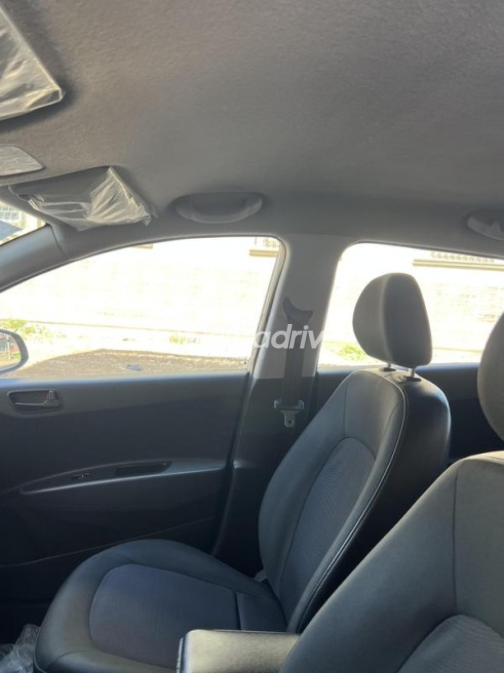 Hyundai I10 2017 White Used for Sale - 7