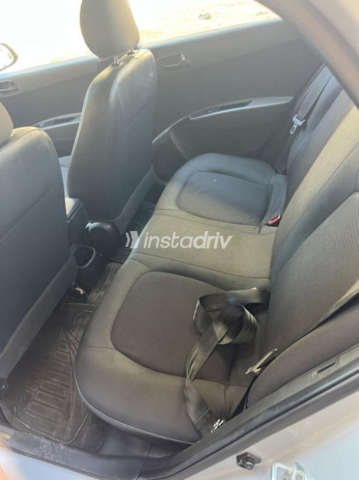 Hyundai I10 2017 White Used for Sale - 8
