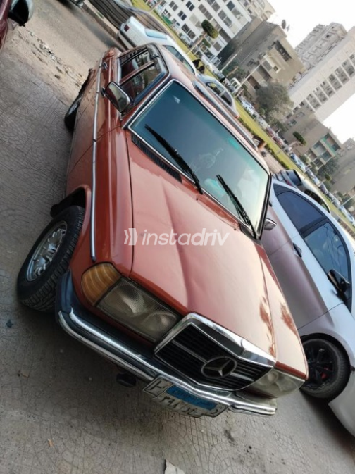 Mercedes 200 1977 Orange Used for Sale - 2