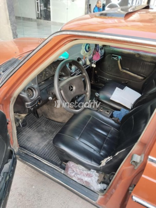Mercedes 200 1977 Orange Used for Sale - 3