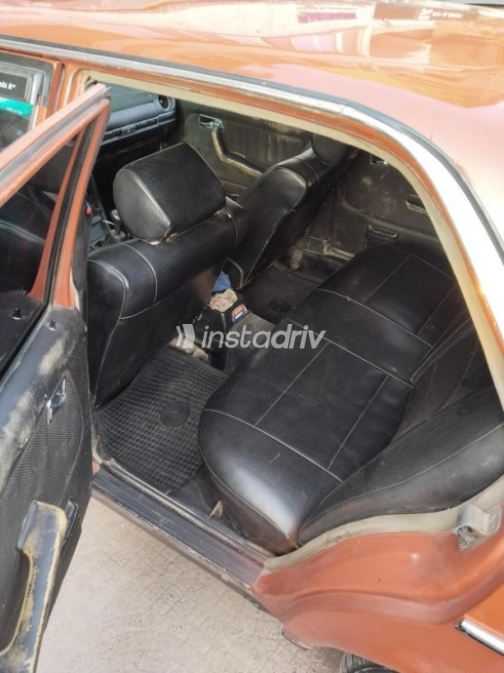 Mercedes 200 1977 Orange Used for Sale - 4